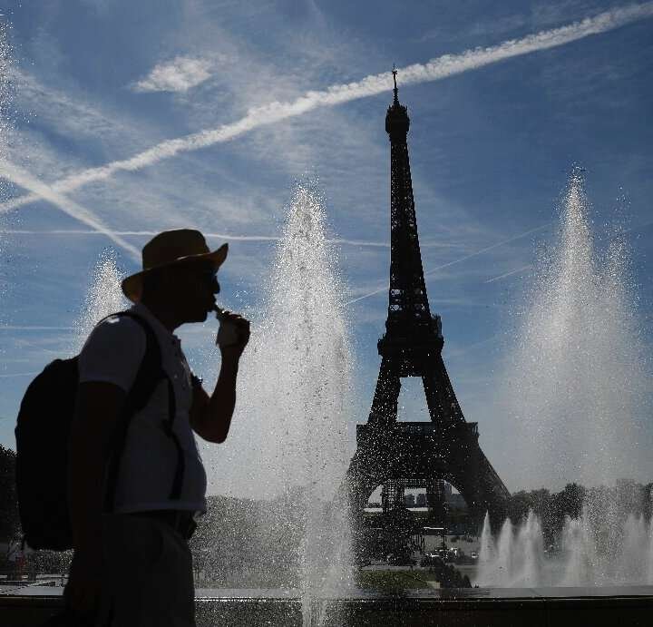 اروپا در حال ذوب شدن/ گرمای امسال پاریسی‌ها را می‌کشد!