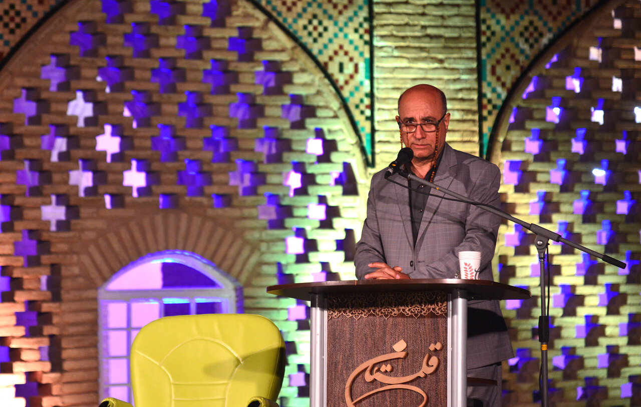 شاعرانهای در ماه شعرای ایران