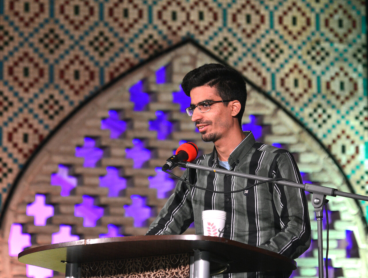 شاعرانهای در ماه شعرای ایران