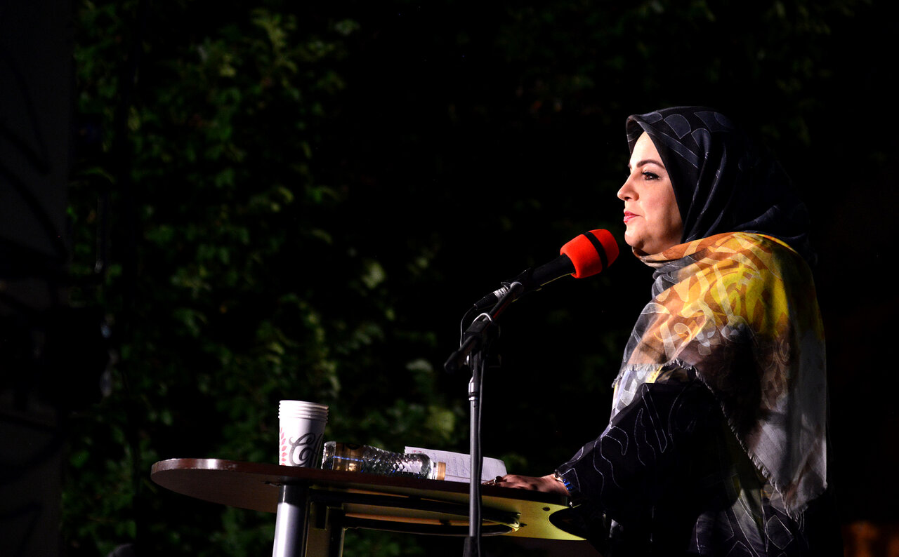 شاعرانهای در ماه شعرای ایران