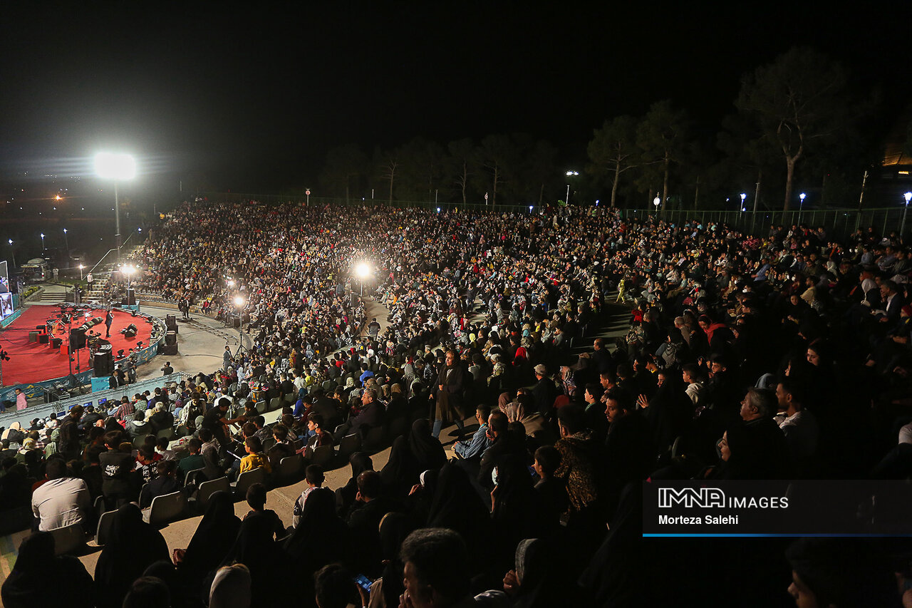 ۷ روز گذر از تاریخ تا رسیدن به اوج همبستگی ونشاط