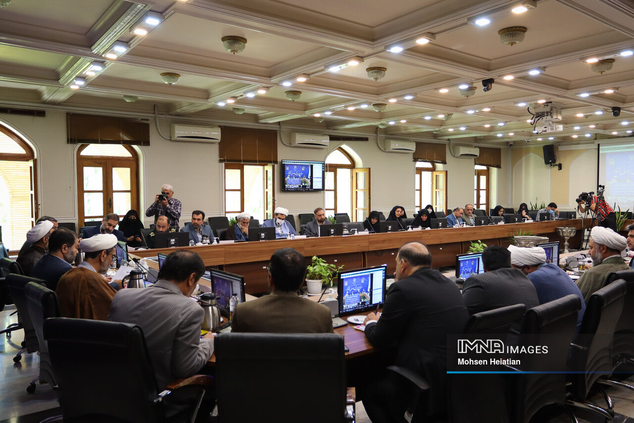 لزوم وحدت رویه دستگاهها در حوزه مباحث کلان فرهنگی/جایگزین کردن اقدامات اقناعی بهجای سلبی