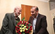 تجلیل استاندار کرمانشاه از معلم پیشکسوت و خیر مدرسه‌ساز