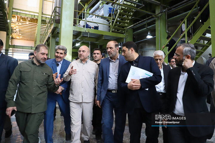 بازدید رئیس مجلس شورای اسلامی از بزرگترین پروژه کارخانه شکر و تولید قند شمال‌ غرب کشور