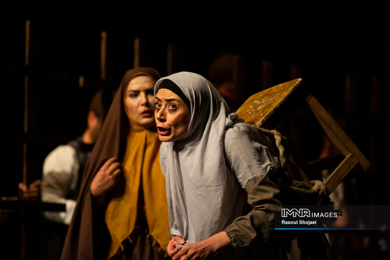 تقابل تاریخ با سرگشتگی انسان در دوران معاصر