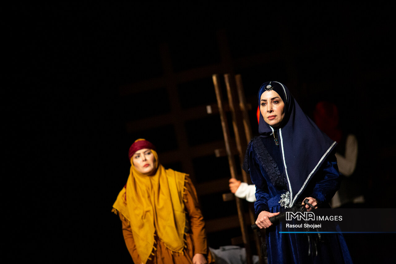 تقابل تاریخ با سرگشتگی انسان در دوران معاصر