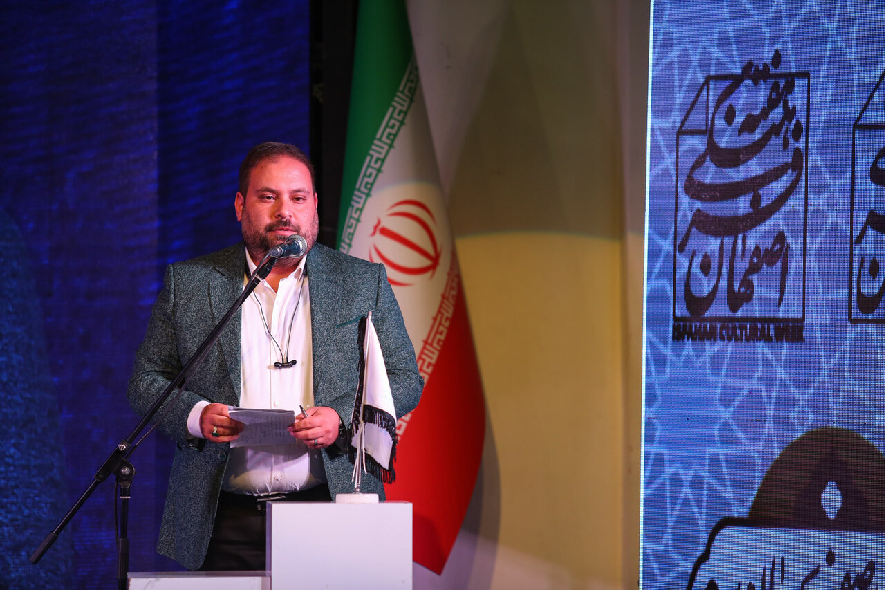 رونمایی از ۸ عنوان کتاب از اداره امور اجتماعی شهرداری اصفهان