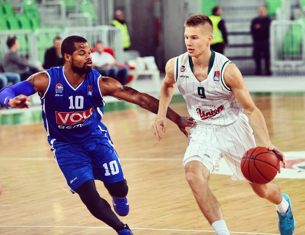 جوان اما با تجربه هستم/هیچکس لایق شکست نیست اما روزی بازنده هستی!