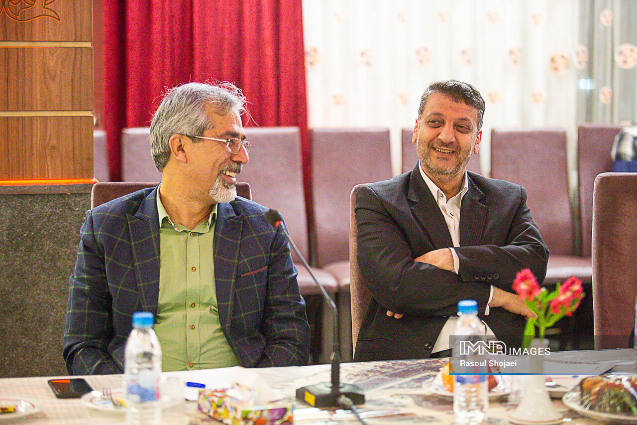 چهار ساعت با نمایندگان مردم در ادوار شورای اسلامی شهر اصفهان