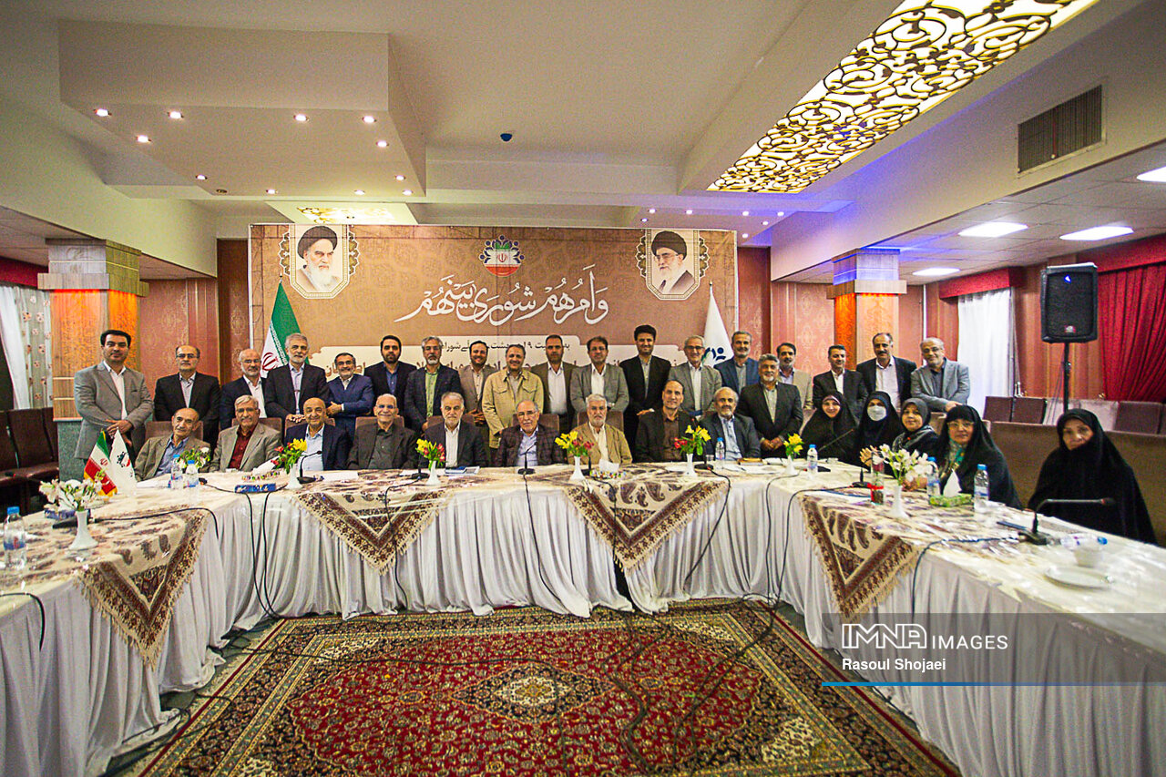 چهار ساعت با نمایندگان مردم در ادوار شورای اسلامی شهر اصفهان