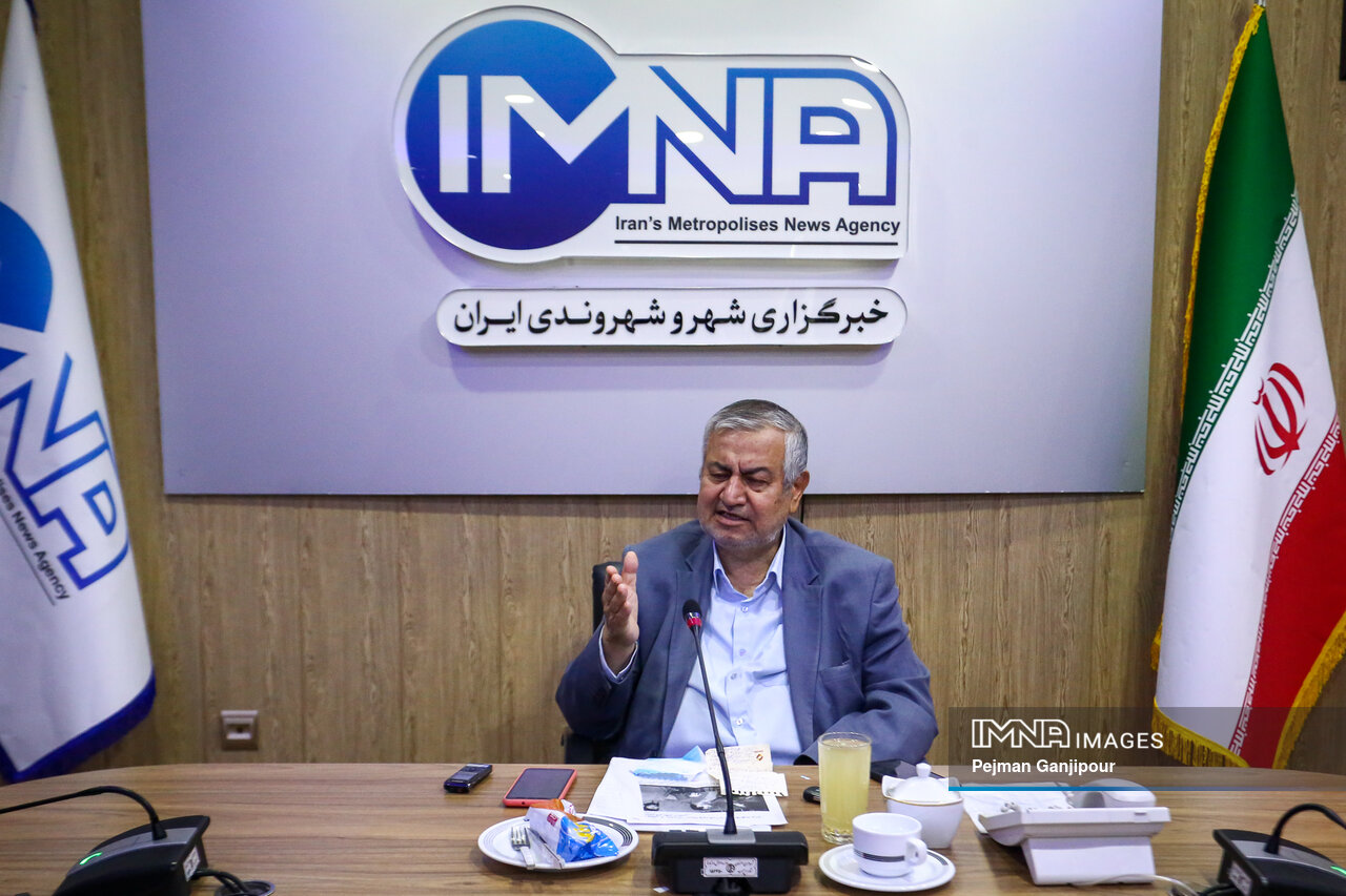 مدارس اصفهان را برای تظاهرات یکبهیک تعطیل میکردم/ موتورسواران؛ رسانههای انقلابی