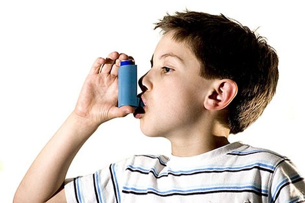 اسپری‌های تجویز شده برای درمان آسم کورتن دارد؟