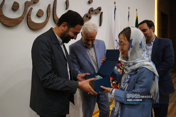 دیدار شهردار اصفهان و وزیرمختار سفارت چین در ایران