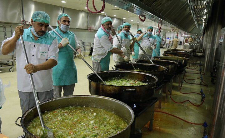 آشپزخانه ممتاز «افندی» با ظرفیت ۷۰ هزار پرس غذا در خدمت حجاج ایرانی