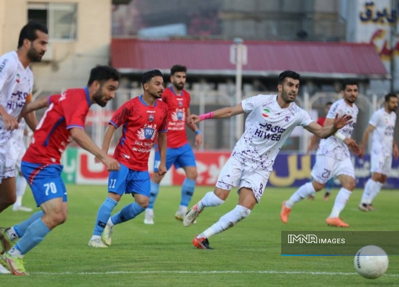 استقلال _ نساجی/ جدال خارجیها برای رسیدن به فینال