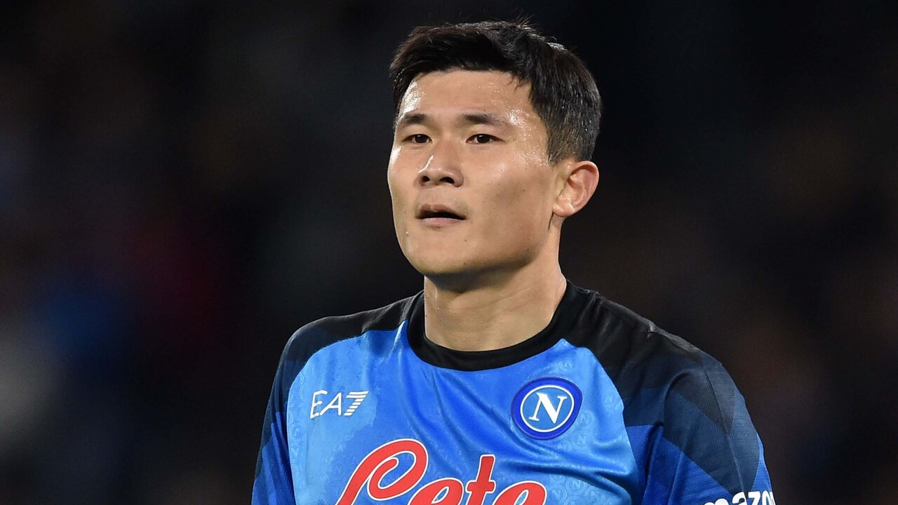 لیورپول برای جذب کدام مدافع میانی اقدام کند؟