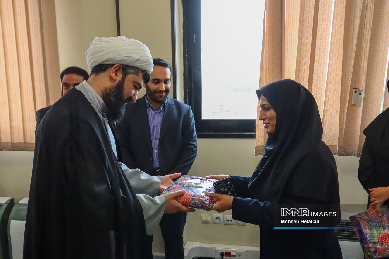 بازدید مدیر منطقه ۱۱ شهرداری اصفهان از خبرگزاری ایمنا