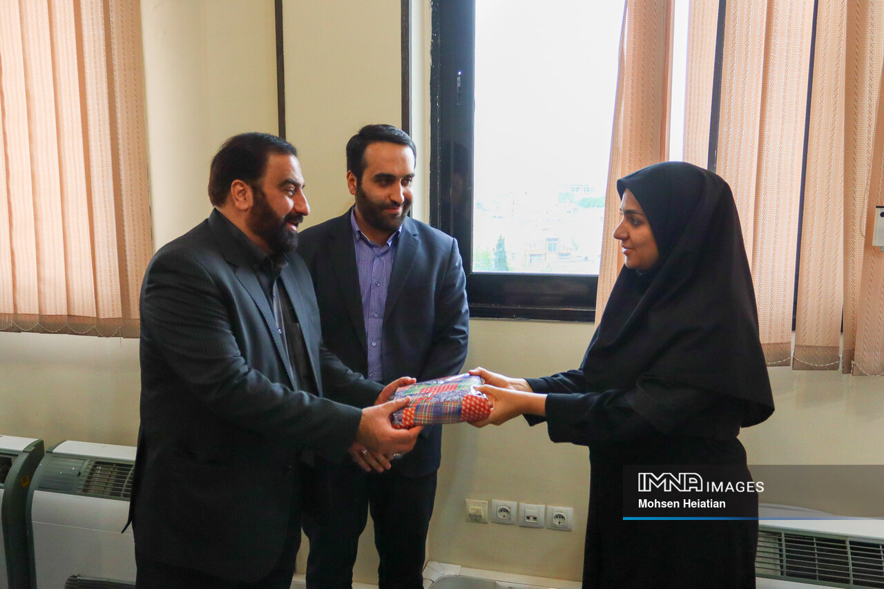 بازدید مدیر منطقه ۱۱ شهرداری اصفهان از خبرگزاری ایمنا