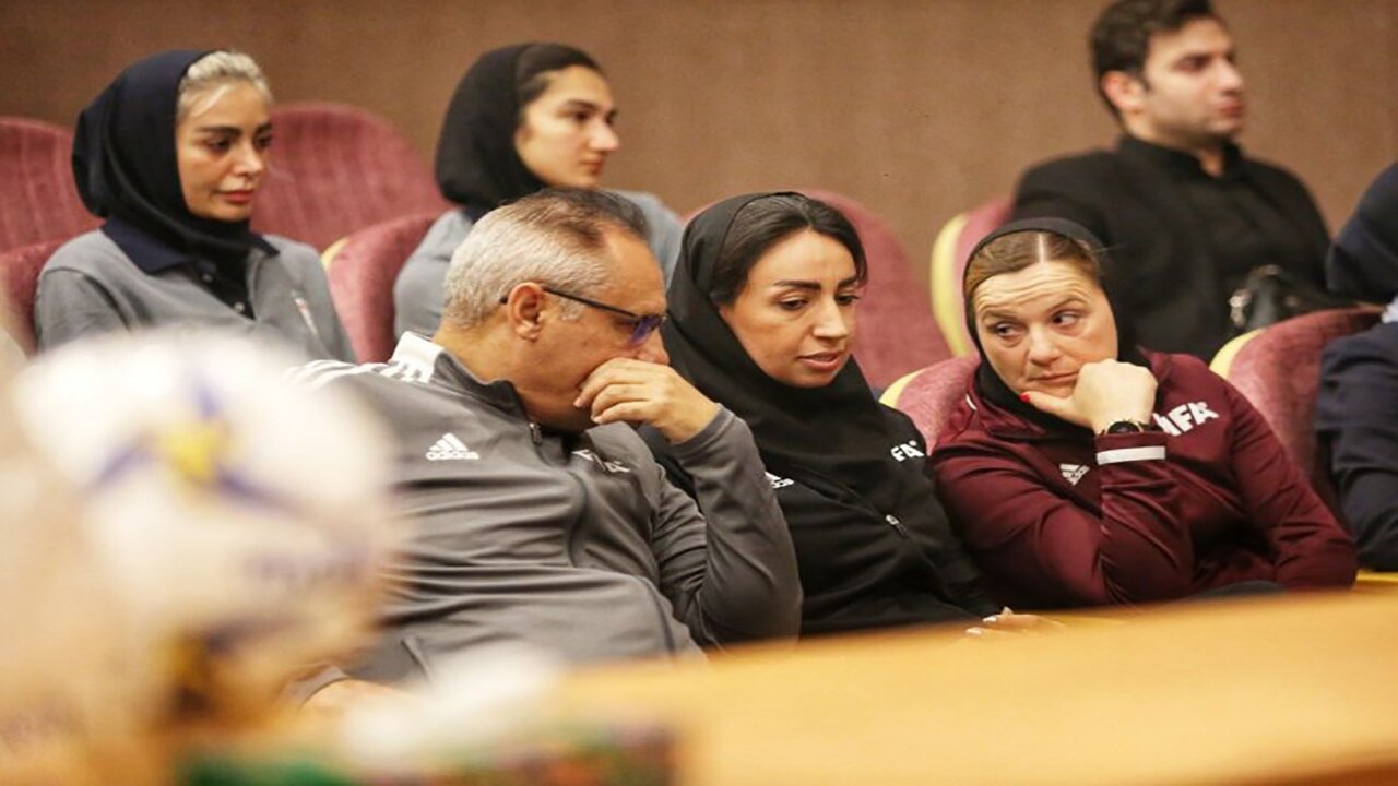 آغاز کلاس داوری برای بانوان ایرانی با چاشنی کارشناسی صحنه مشکوک دربی صدم پایتخت