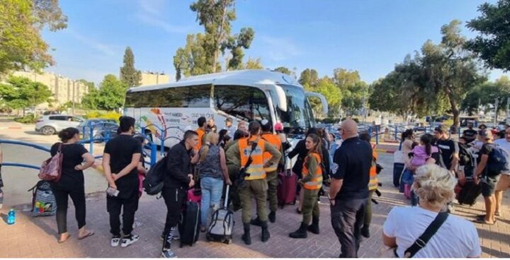 فرار صهیونیست‌ها از شهرک‌های مجاور نوار غزه برای دومین روز متوالی