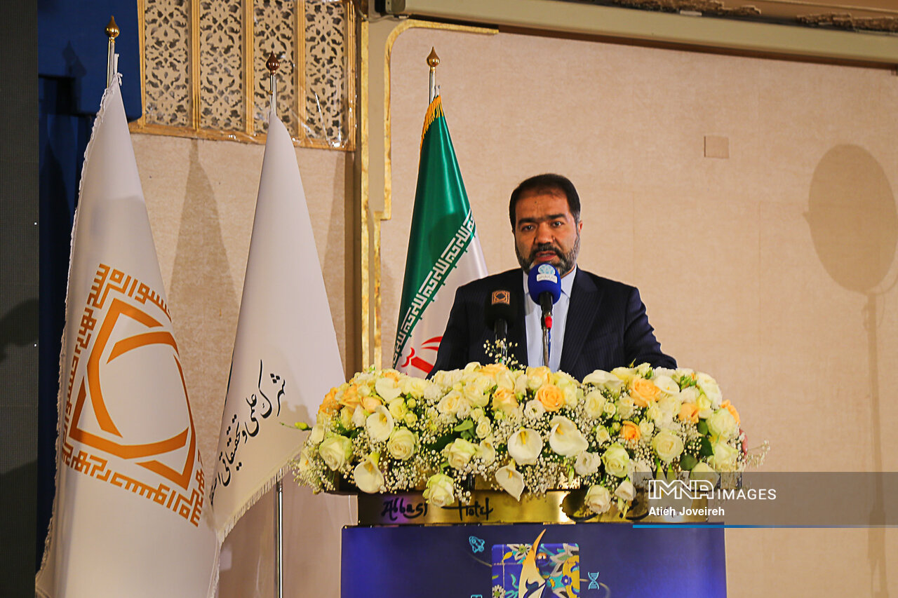 به دنبال افزایش سهم اقتصاد دانش‌بنیان و گردشگری در استان اصفهان هستیم