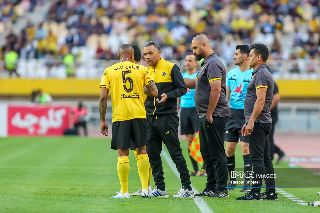 حضور ۴۲ بازیکن خارجی در ۱۳ تیم ایرانی؛ فقط ۱۸ میلیون دلار!