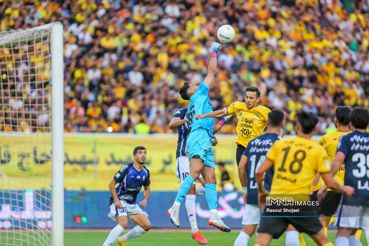 دعوای پرسپولیس و سپاهان به جاهای باریک کشید!