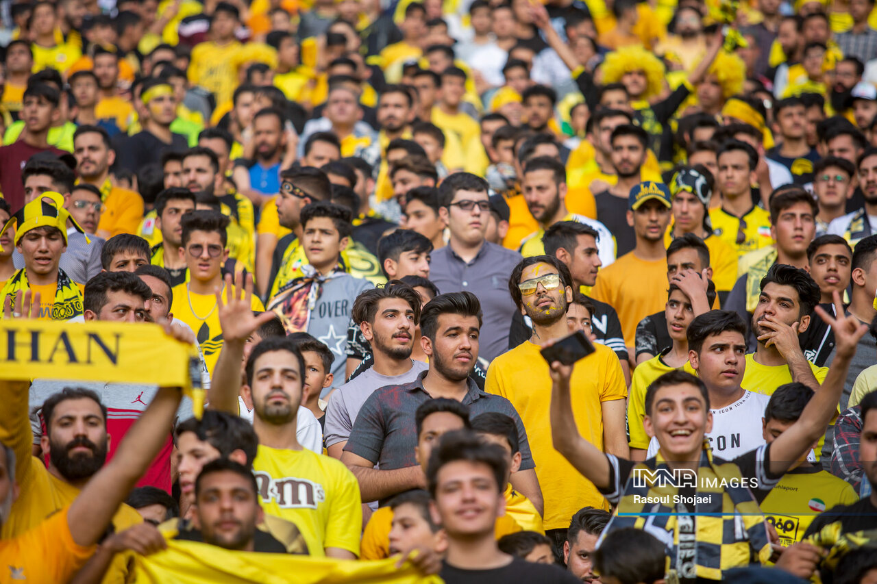 با حفظ احترام رقیبان میتوانیم فوتبال خود را ارتقا دهیم/ سپاهان امیدوار به هفته آخر است