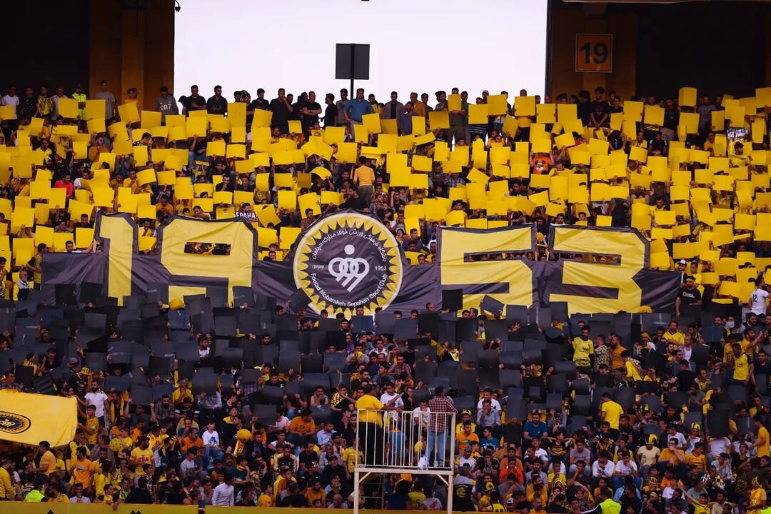 هواداران پرسپولیس و سپاهان سنگ تمام گذاشتند+ عکس