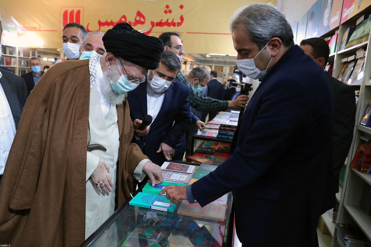 مروری بر آمار و فعالیتهای سی و چهارمین نمایشگاه بینالمللی کتاب تهران