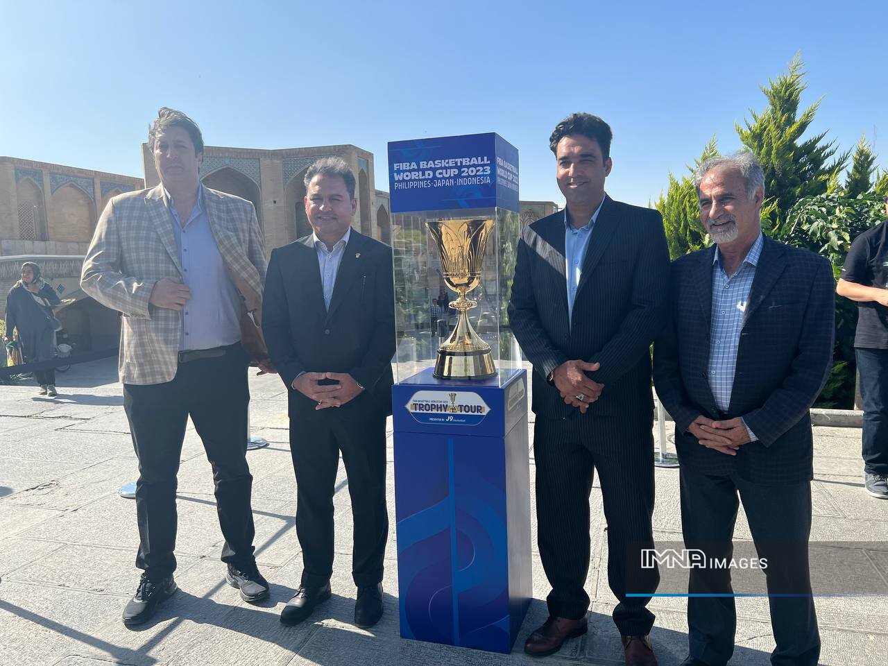 کاپ جامجهانی بسکتبال در پلخواجو اصفهان رونمایی شد +عکس و فیلم