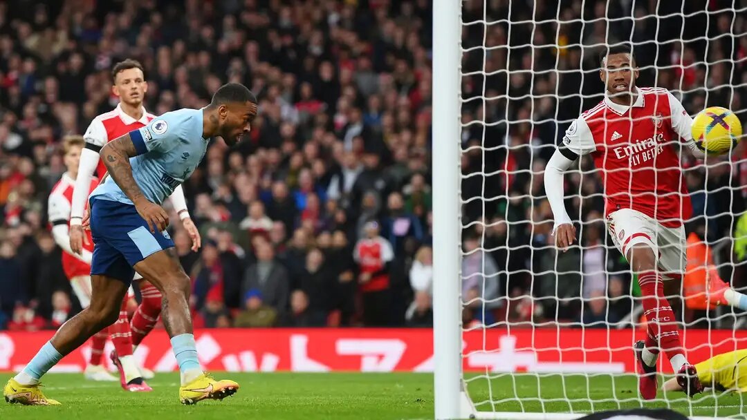 ۱۰ اتفاق سرنوشتساز که قهرمانی را از آرسنال گرفت!