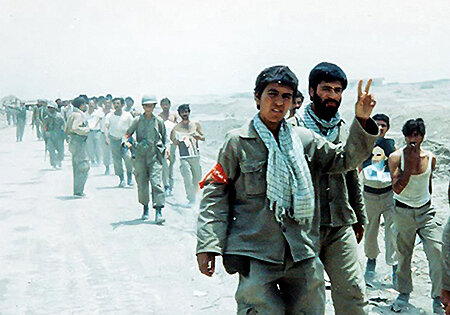 خط مواصلاتی جنگ، از خانهها شروع میشد/ ارسال عینکهای موتوری به خط مقدم