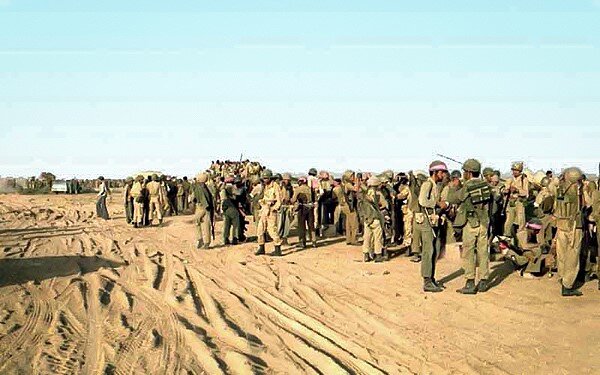 خط مواصلاتی جنگ، از خانهها شروع میشد/ ارسال عینکهای موتوری به خط مقدم