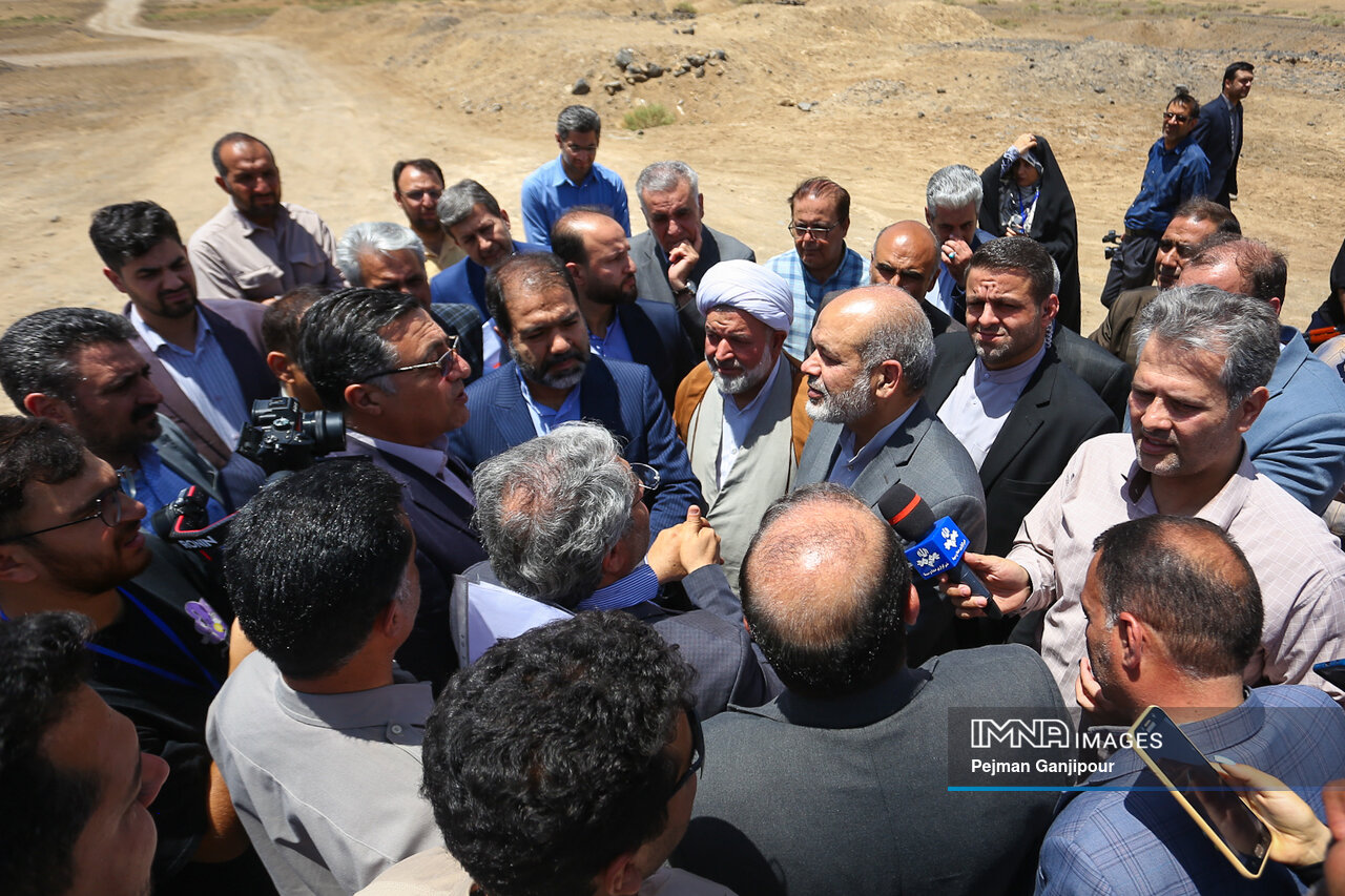 پایان پرتکاپوی اردیبهشت در نصف جهان / آب محور مشترک مطالبات از وزیر