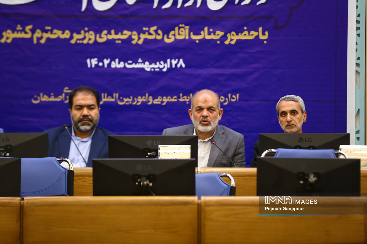 پایان پرتکاپوی اردیبهشت در نصف جهان / آب محور مشترک مطالبات از وزیر