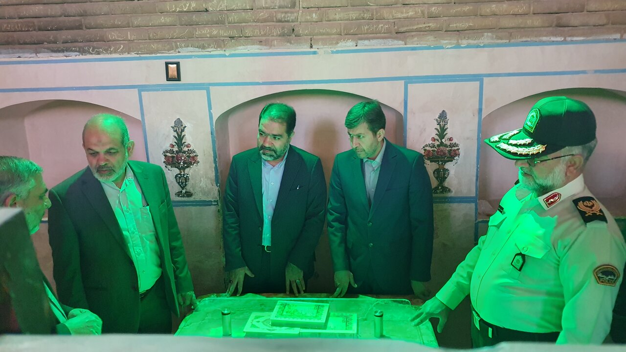 بازدید وزیر کشور از مجموعه تاریخی تخت فولاد