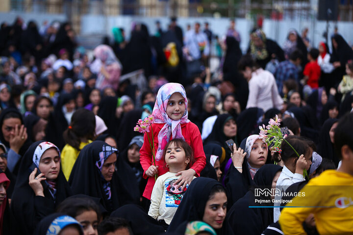 جشن روز دختر در حرم حضرت زینب(س)