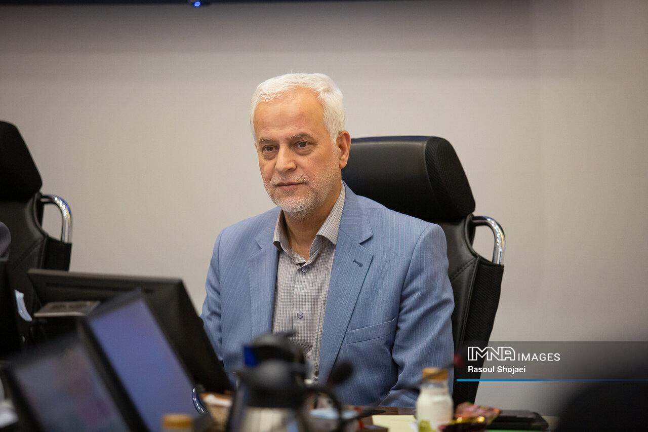 پرداخت مالیات به نفع عمران و آبادی شهر است