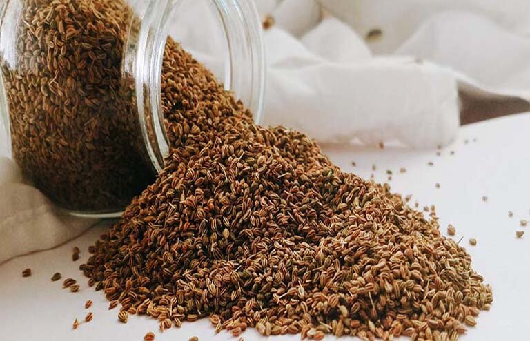 خواص زنیان + طریقه مصرف گیاه، عوارض و عکس