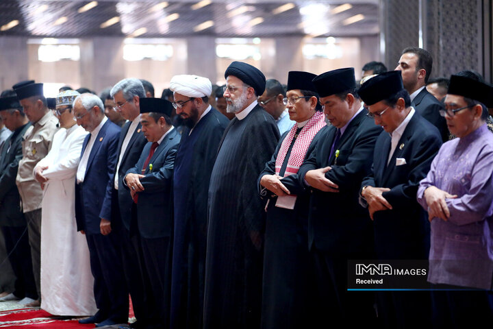 حضور در اجتماع نمازگزاران مسجد استقلال جاکارتا