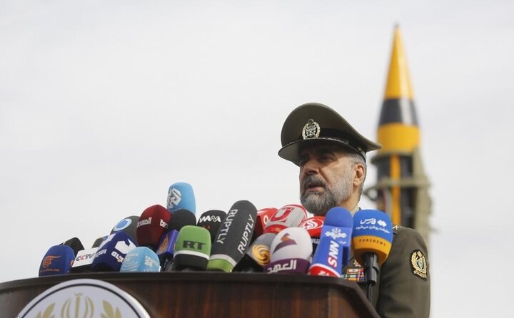 وزیر دفاع: رادار گریزی و عبور از پدافند هوایی دشمن از ویژگی‌های بارز موشک خرمشهر ۴ است