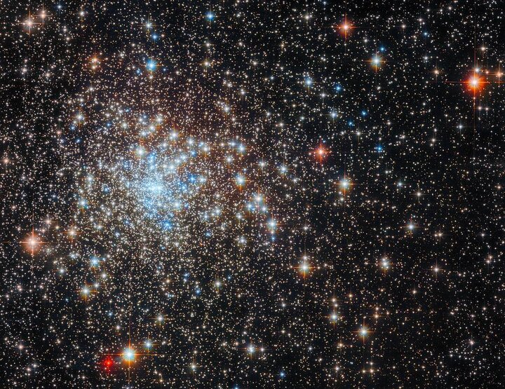 «NGC 6325» خوشه‌ای کروی حاوی سیاه‌چاله
