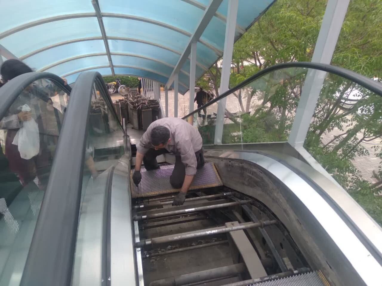 پل هوایی عابرپیاده کاوه به «گذرگاه فرهنگی مسافر» تبدیل میشود