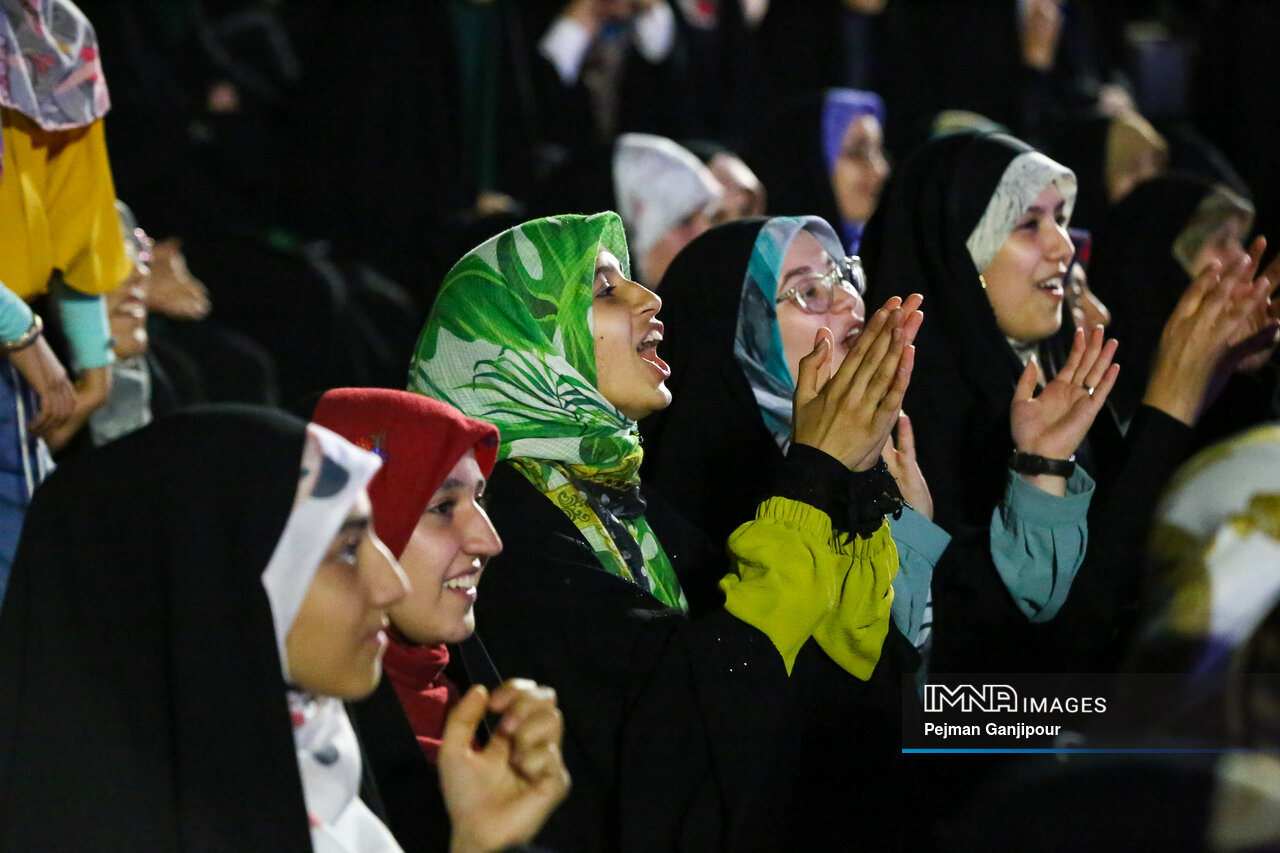 غوغای دختران آسمان هفتم در دهه کرامت