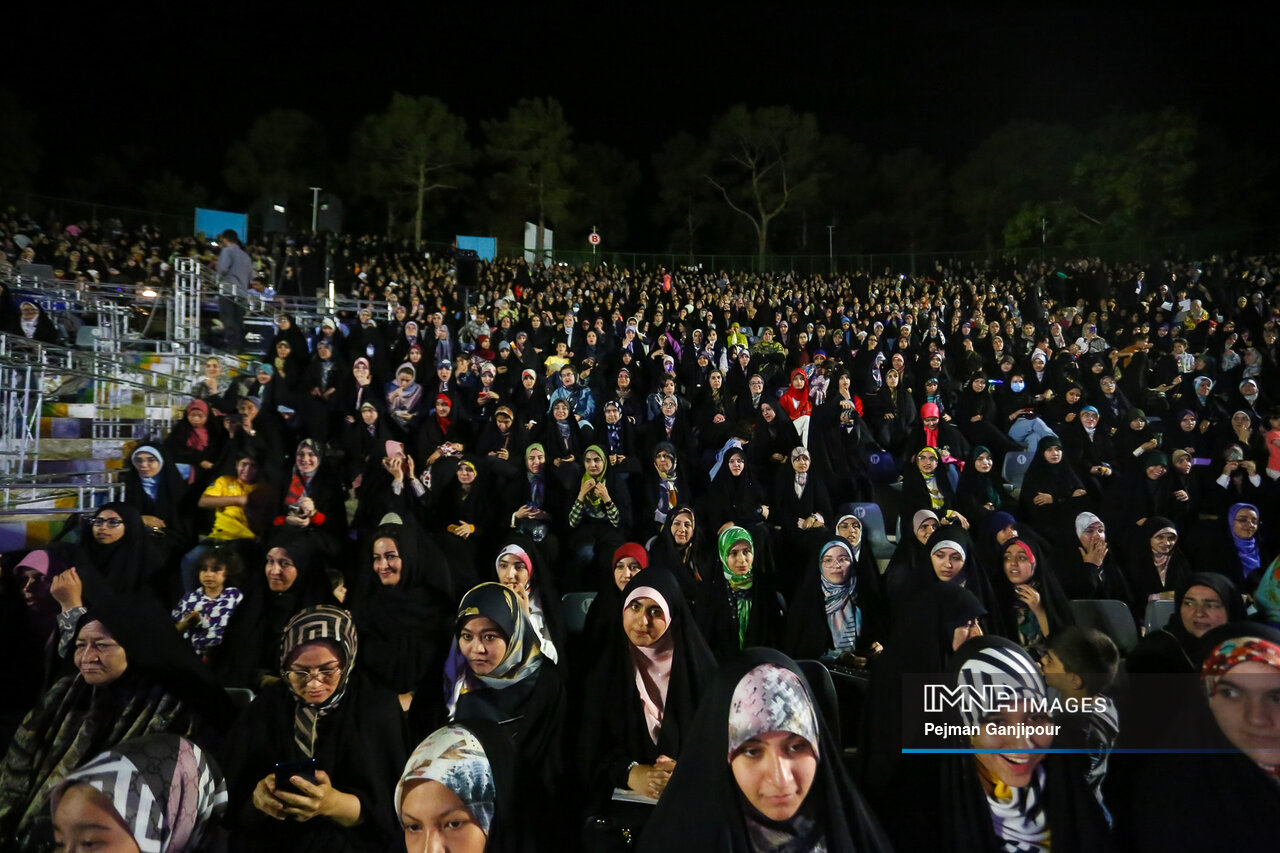 غوغای دختران آسمان هفتم در دهه کرامت