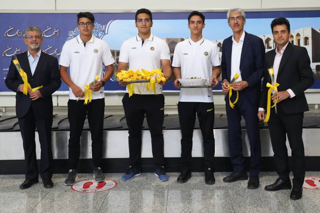 اولین تیم آسیایی با استقبال ویژه سپاهان وارد اصفهان شد+عکس