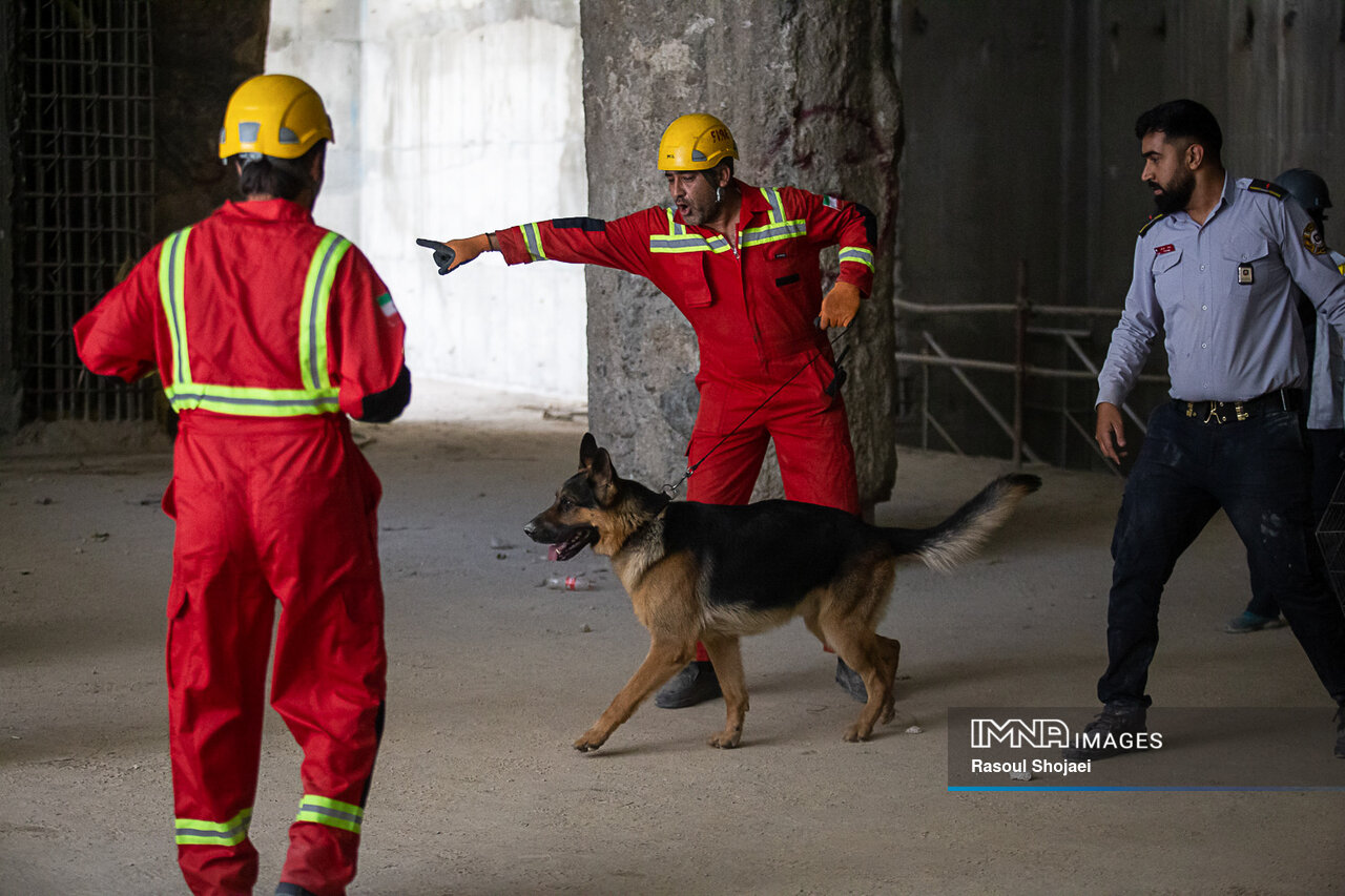 عملیات نجات؛ ۳۰ متر زیر پوست شهر