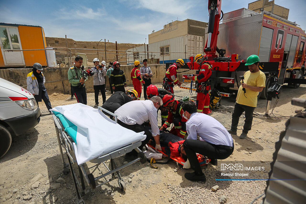 عملیات نجات؛ ۳۰ متر زیر پوست شهر