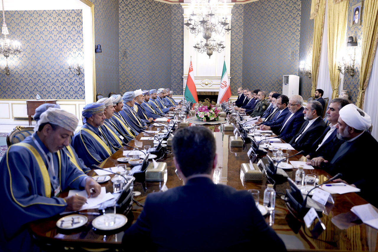 روابط ایران و عمان از مرحله تجاری به سرمایه‌گذاری ارتقا یافته است